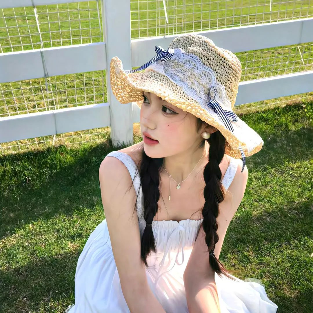 大叔在左，奶狗在右